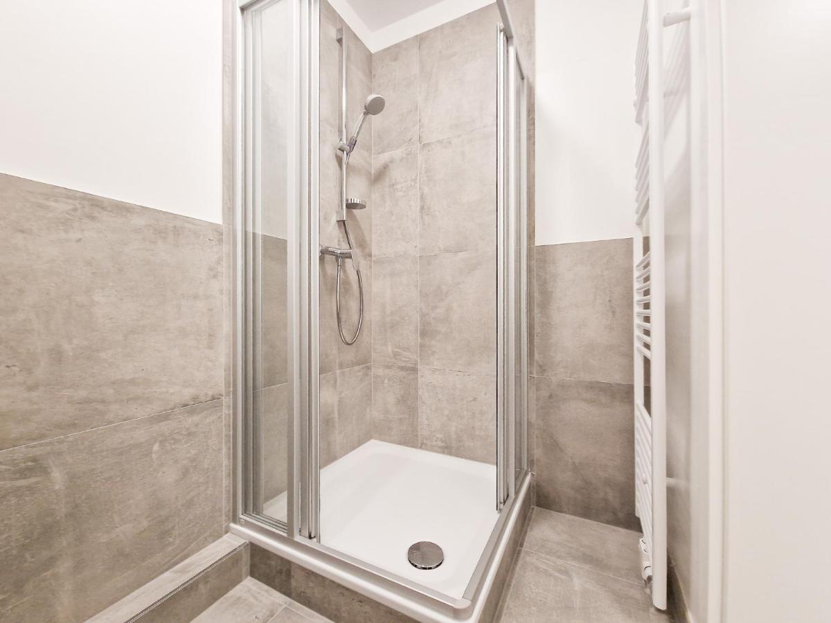 Raj Living - City Apartment With 3 Rooms - 15 Min Messe Dus & 10 Min Old Town Dus Düsseldorf Eksteriør bilde