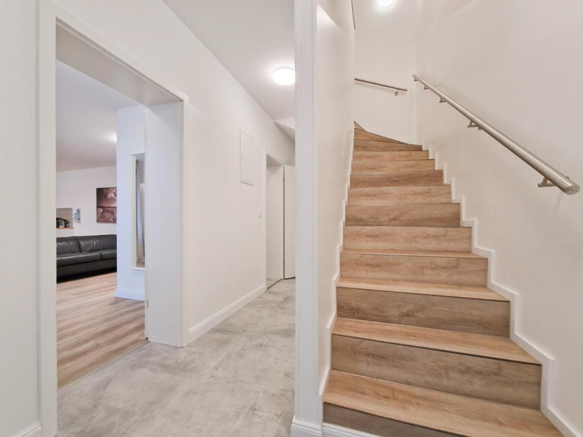 Raj Living - City Apartment With 3 Rooms - 15 Min Messe Dus & 10 Min Old Town Dus Düsseldorf Eksteriør bilde