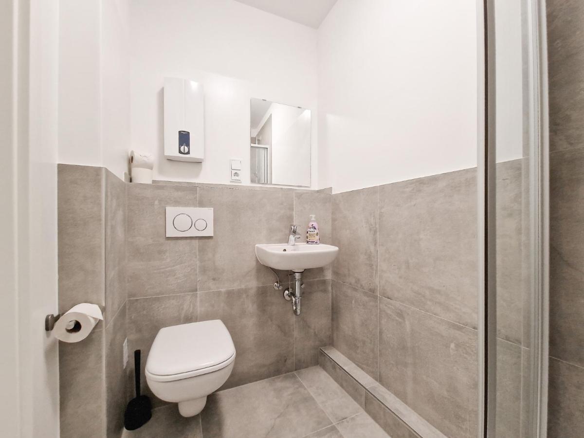 Raj Living - City Apartment With 3 Rooms - 15 Min Messe Dus & 10 Min Old Town Dus Düsseldorf Eksteriør bilde